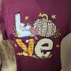 Maroon Graphic Fall LOVE Spell-out  T-shirt Sz M